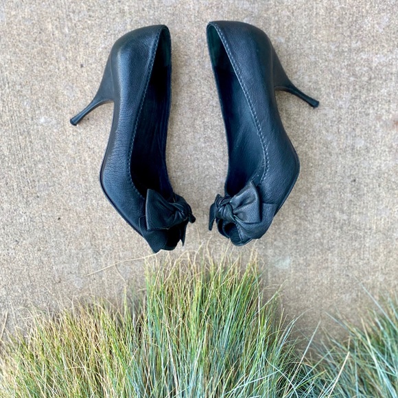 Miu Miu Bow Peep Toe Stiletto Heel Black Leather size EU 39 Matte Black - Picture 7 of 11